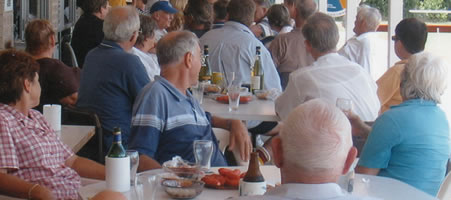 Dining and drinks at the Boonooroo Bowls Club